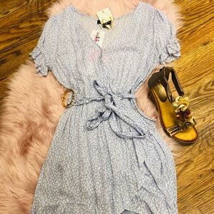 Wrap dress with elastic waist and belt